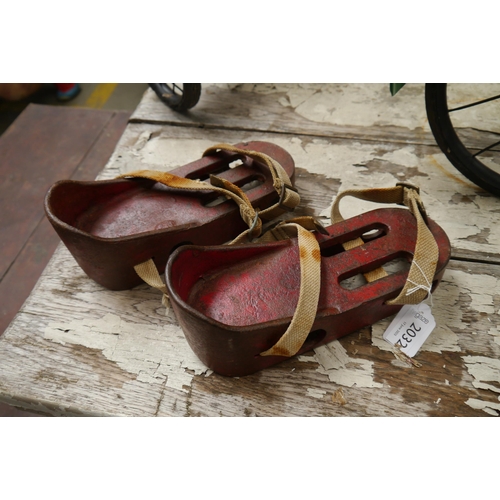 Lot 2032      
