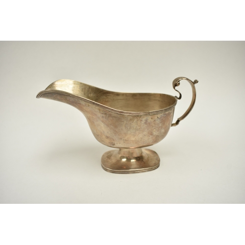 8040 - A George Nathan & Ridley Hayes silver sauce boat on pedestal base, Birmingham 1916, 8.5cm tall, 15.5... 