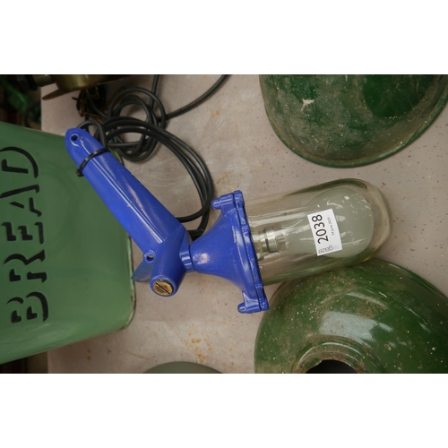 Lot 2038      
