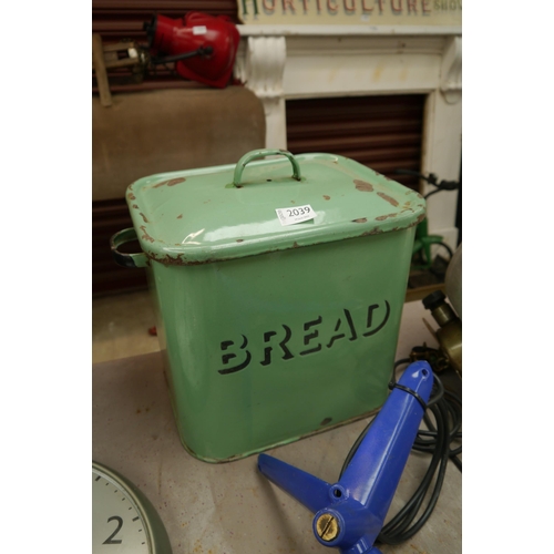 Lot 2039      