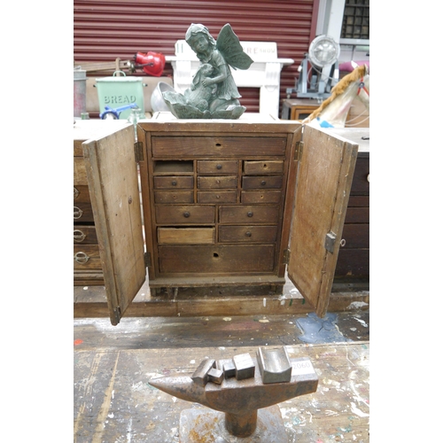 Lot 2057      