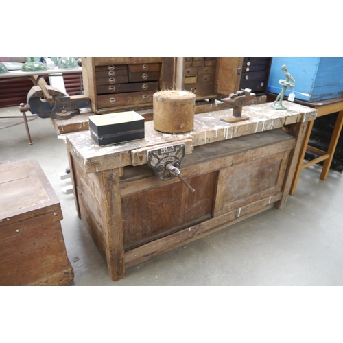 Lot 2063      