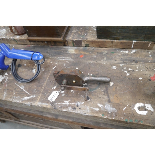Lot 2029      