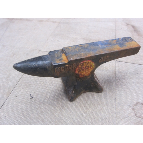 7073 - A reproduction Mini Anvil, cast 