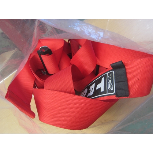 7089 - TRS race harnesses