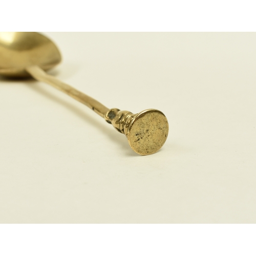 8035 - A very late 17th Century silver gilt seal top spoon, likely by William Petley, London 1699, 16.8cm l... 