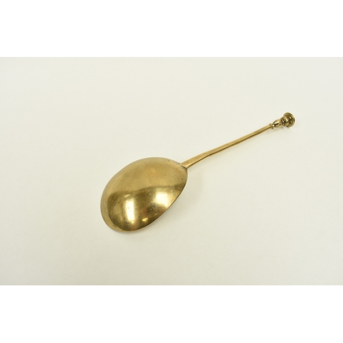 8035 - A very late 17th Century silver gilt seal top spoon, likely by William Petley, London 1699, 16.8cm l... 