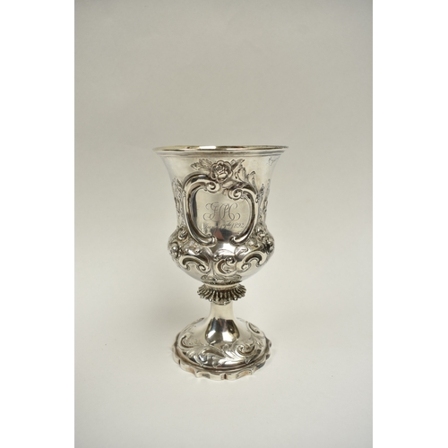 8023 - A Victorian Edward & John Barnard silver wine goblet in case . The body with engraved cartouche, mar... 