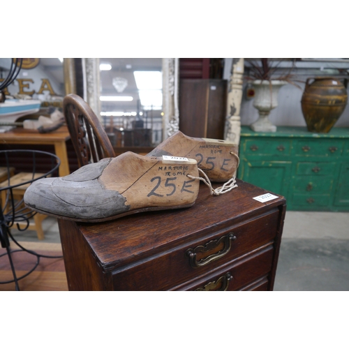 Lot 2026      