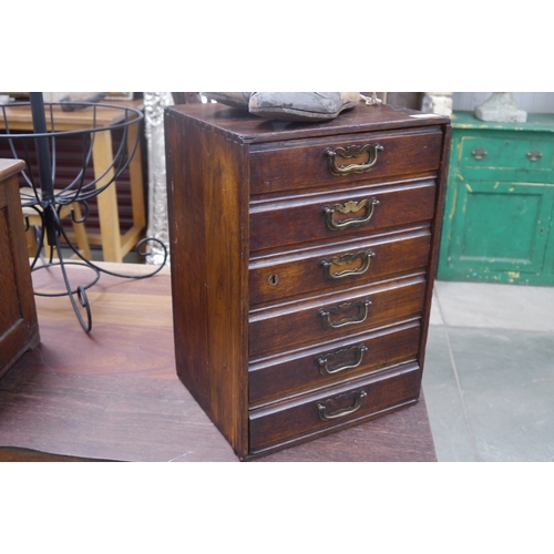 Lot 2027      