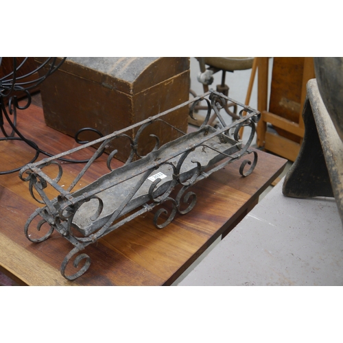 Lot 2033      
