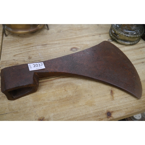 Lot 2037      