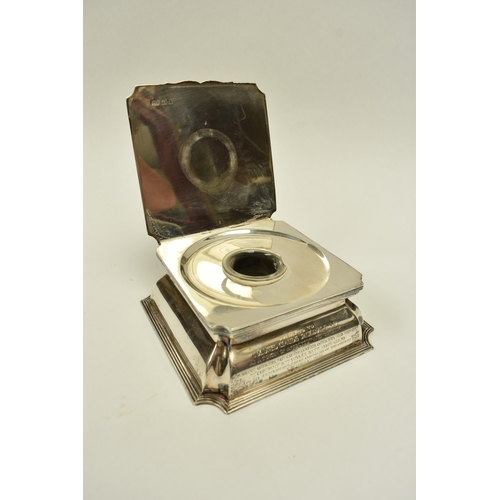 8015 - A Carrington & Co silver inkwell with C.J initial to top, presentation inscription to front stating ... 