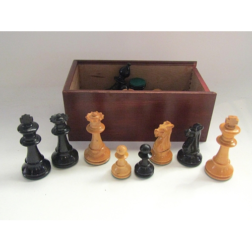 4259 - A Staunton boxwood and ebonised chess set