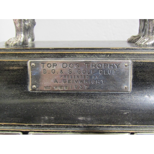 1005 - A golfing trophy: 