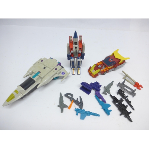 6022 - A collection of loose Hasbro/Takara vintage G1 Transformers including Scorponrok, Apeface, Joyride, ... 