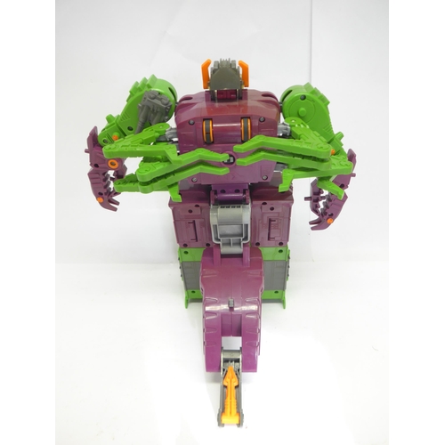 6022 - A collection of loose Hasbro/Takara vintage G1 Transformers including Scorponrok, Apeface, Joyride, ... 