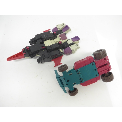6022 - A collection of loose Hasbro/Takara vintage G1 Transformers including Scorponrok, Apeface, Joyride, ... 