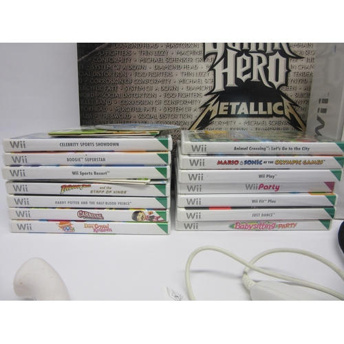 6009 - Retro Gaming - A Nintendo Wii video games console with assorted games and accessories including 