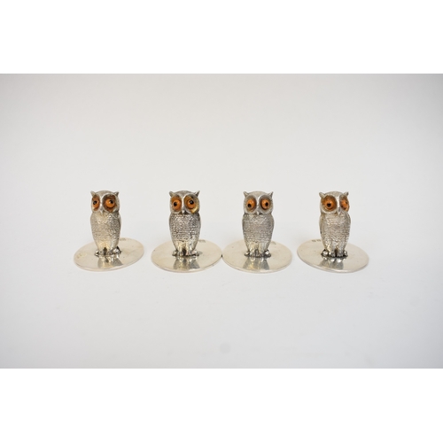 5029 - A set of eight Asprey of London silver owl menu/place setting holders, London 1969, 3.2cm tall, in A... 