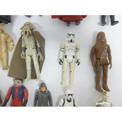 6017 - A collection of nineteen loose vintage Kenner and Palitoy LFL/CPG/GMFGI Star Wars action figures to ... 