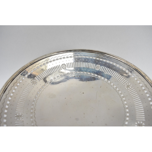 5082 - A silver pedestal dish with pierced decoration, Birmingham 1912, maker's mark rubbed, 13.5cm tall, 2... 