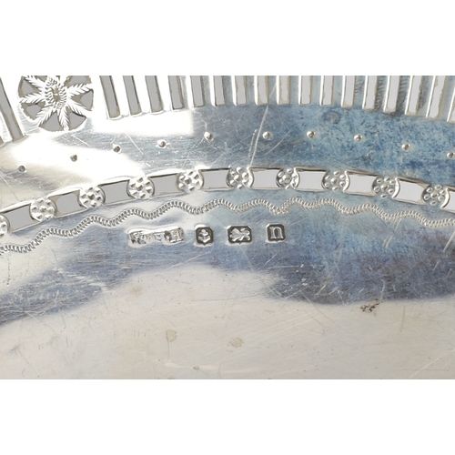 5082 - A silver pedestal dish with pierced decoration, Birmingham 1912, maker's mark rubbed, 13.5cm tall, 2... 