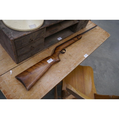 Lot 2051      