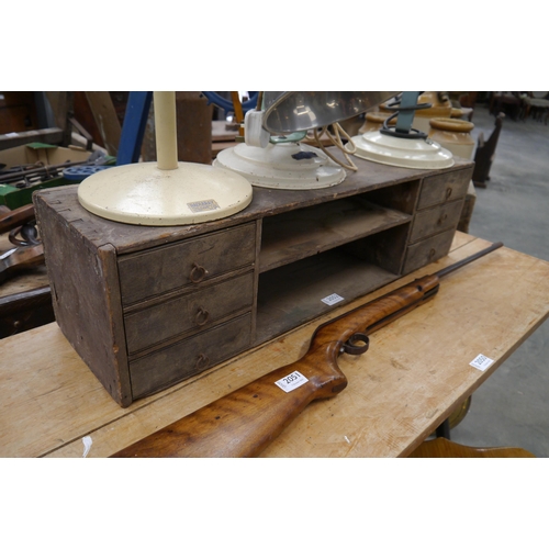 Lot 2052      