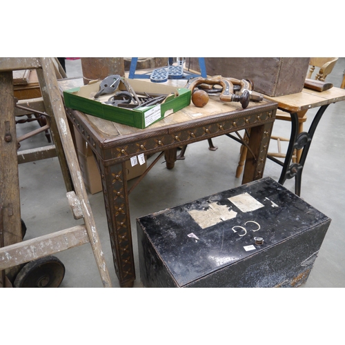 Lot 2057      