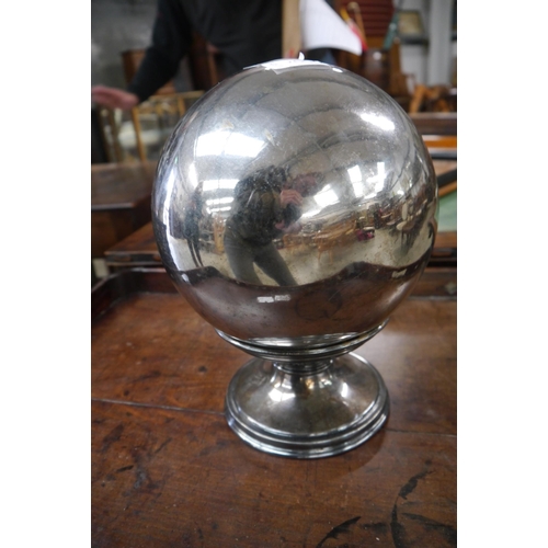 Lot 2006      