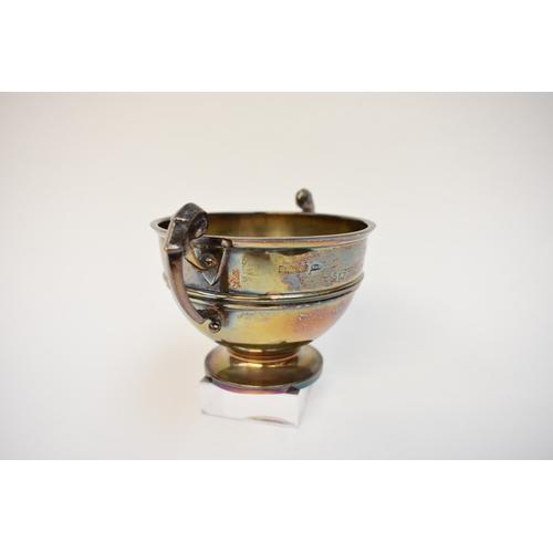 5049 - A Walker & Hall twin handled trophy bowl engraved K M J September 26th 1904, Sheffield 1904, 9cm tal... 