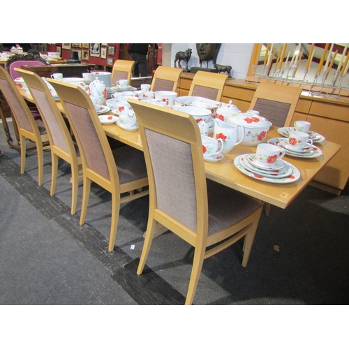 1019 - An oak extending dining table with two extra leaves, approximately 265cm long x 95cm wide extended, ... 