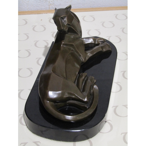 1049 - A modern bronze of a big cat after H. Moore, 15cm tall