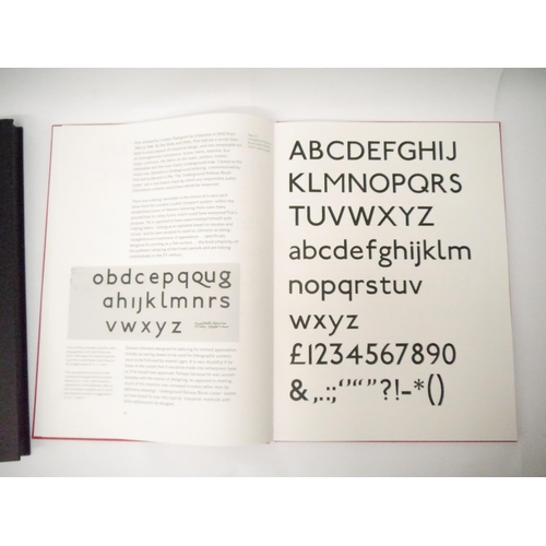 9025 - Edward Johnston. Colin Banks: 'London's handwriting. The development of Edward Johnston's Undergroun... 