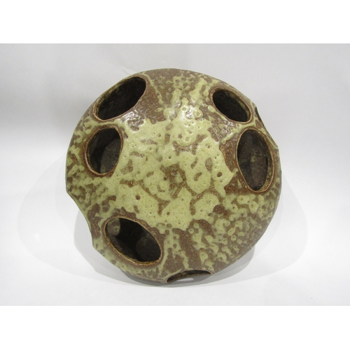 4029 - A studio pottery 