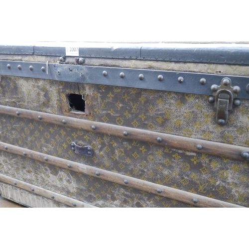 2007 - A well worn travel case by Louis Vuitton, no lock plate, 90x53x58cm tall