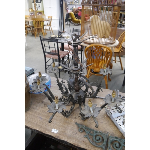 2029 - A cast metal electrolier. a/f