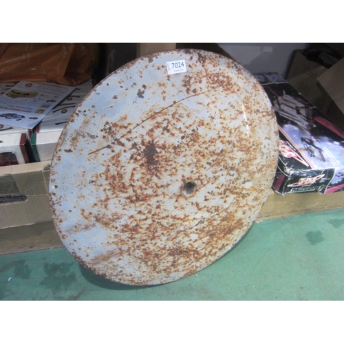 7024 - A cast iron railway wagon buffer head cover