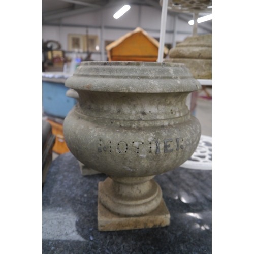 2016 - Two marble urns