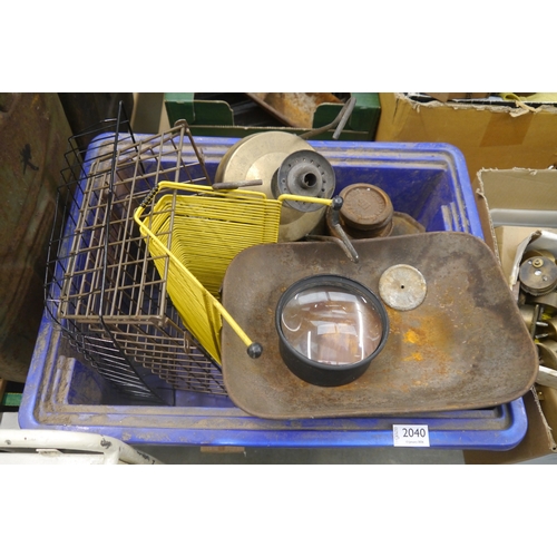 2040 - A box of metal bygones