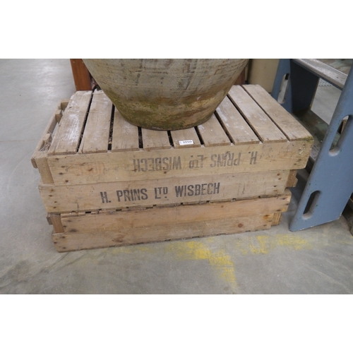 2050 - Four pine chitting trays