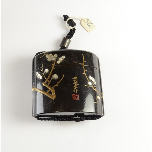 9008 - A single case lacquer inro or tonkotsu decorated with a blossom tree mother of pearl flowers,  signe... 