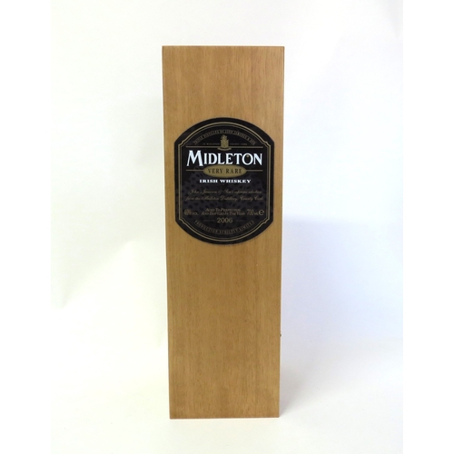8037 - Midleton Very Rare Irish Whiskey 2006, Master Distiller Barry Crockett, 700ml, in presentation box