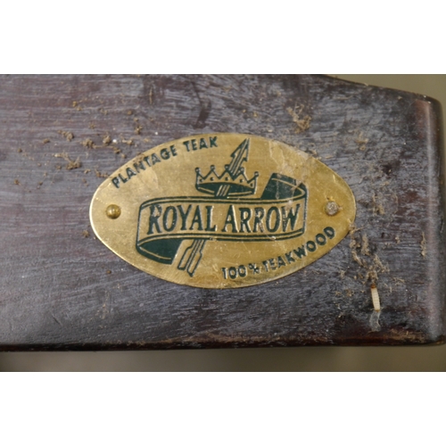 2046 - A wooden slatted tray