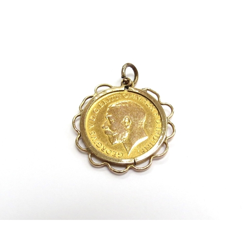 6544 - A 1913 gold half sovereign in 9ct gold pendant mount, 5.4g total