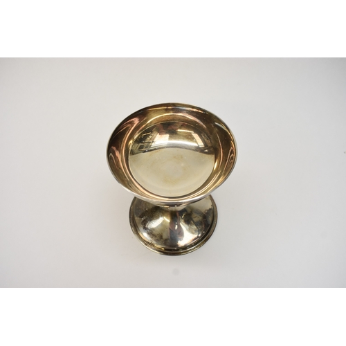 8025 - An  Albert Edward Jones, 900th Anniversary Lincoln Cathedral silver goblet designed after the Lincol... 