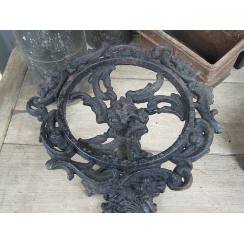 2043 - A Victorian cast iron trivet on stand