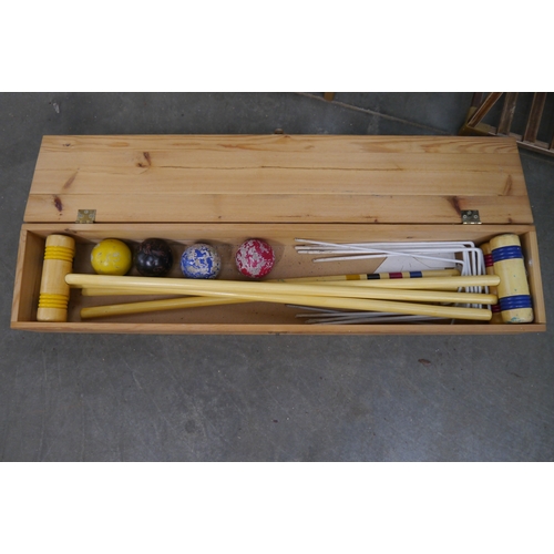 2013 - A boxed garden croquet set