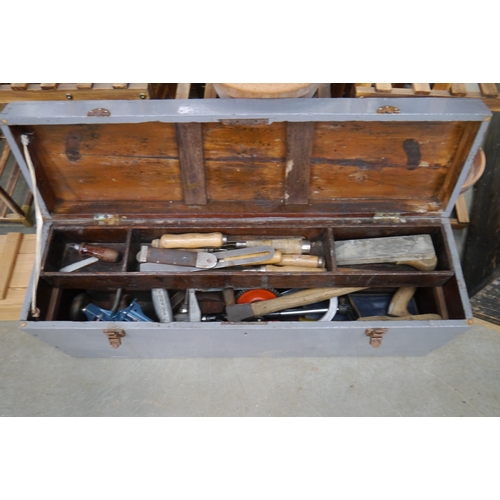 2014 - A carpenters tool box with contents